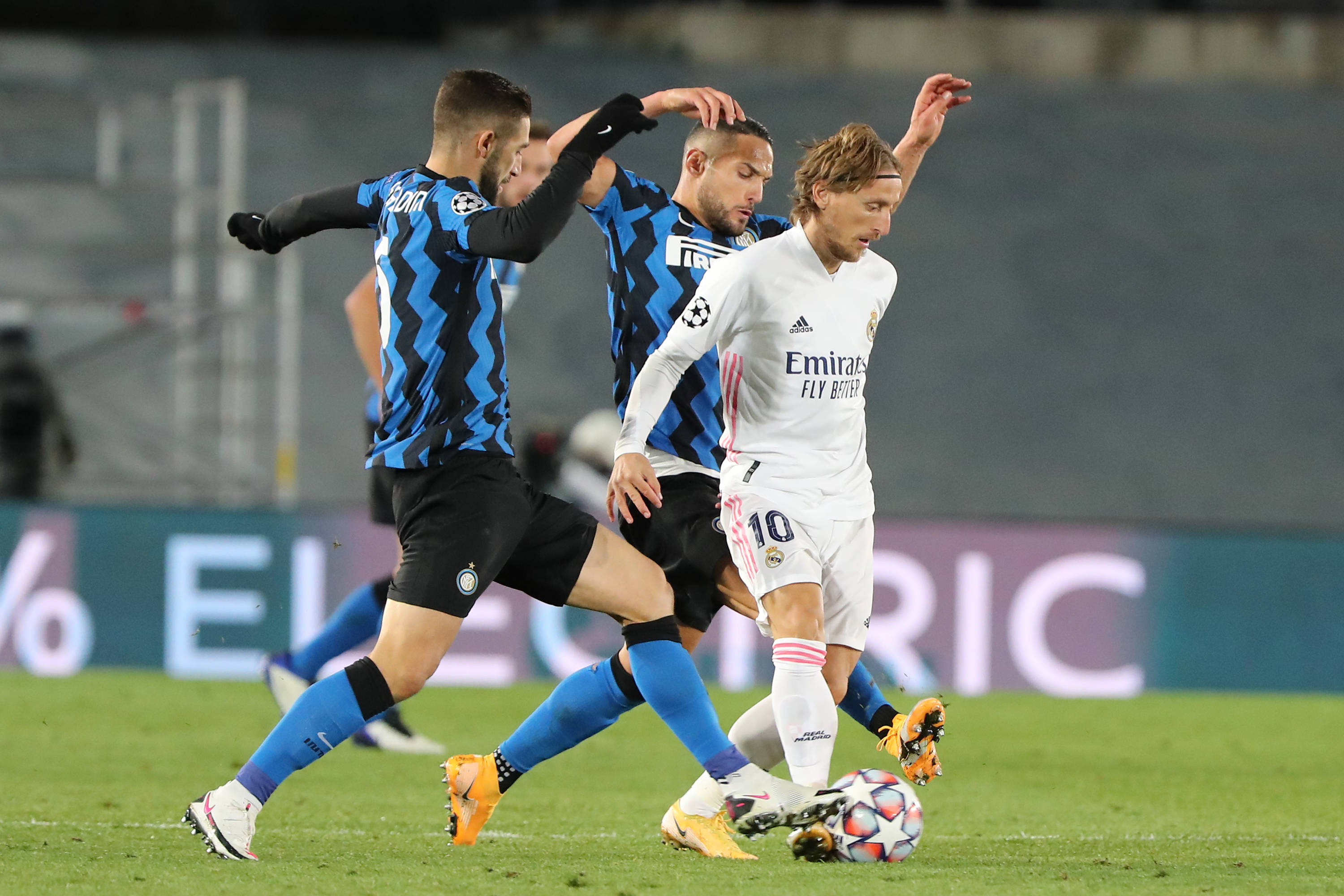 广东凤铝队夺得首届省港杯超级足球邀请赛冠军