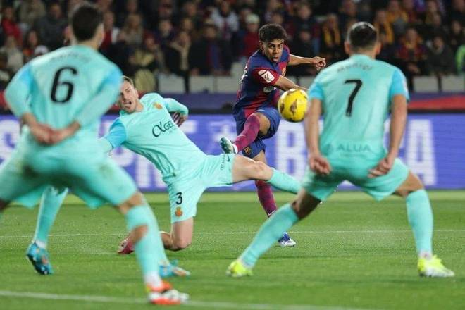 [中超]李新翔传射建功 上海海港六轮不败